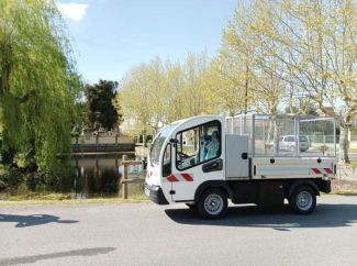 [UN NOUVEAU VEHICULE POUR L'ENTRETIEN DES ESPACES PUBLICS]